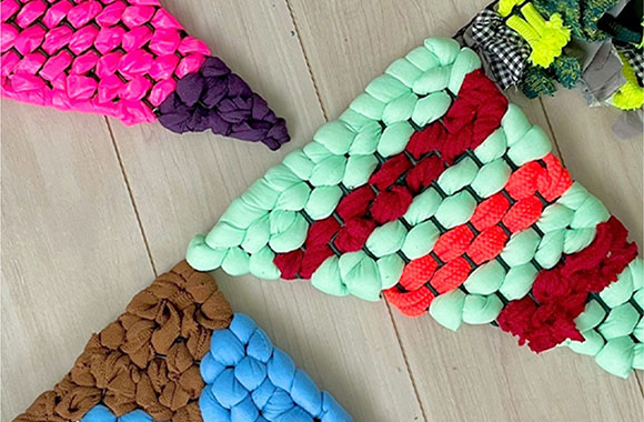 糸で絵を描いてガーランドを作ろう!